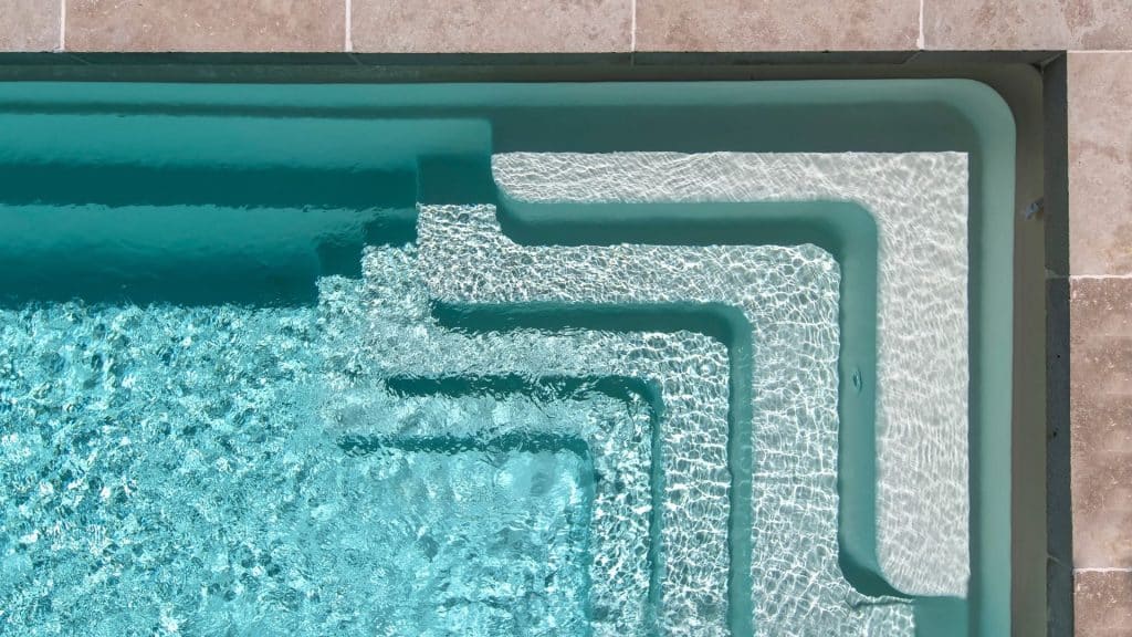 Marches piscine coque Riviera Piscines Ibiza